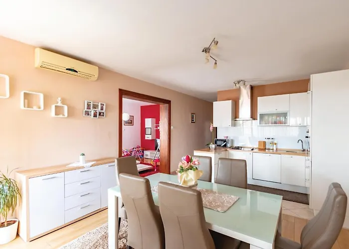 아파트 2 Bedroom Stunning In 오레비츠