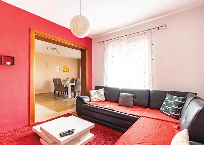 2 Bedroom Stunning In 아파트
