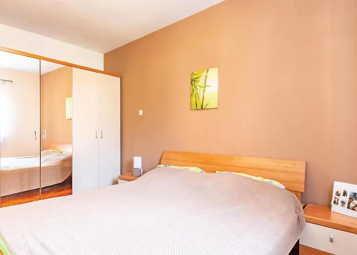 2 Bedroom Stunning In 아파트 오레비츠