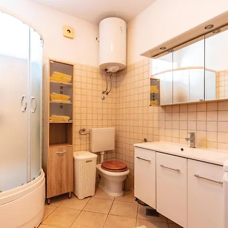 2 Bedroom In *